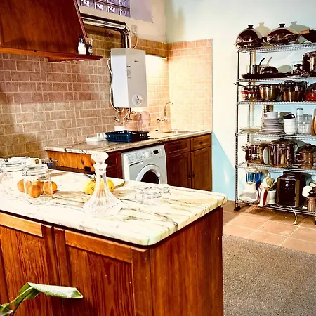 펜션 Charming Rustic Wine Cellar House In With Fireplace Reguengo Grande