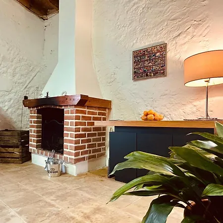 Feriehus Charming Rustic Wine Cellar House In With Fireplace