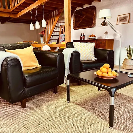 펜션 Charming Rustic Wine Cellar House In With Fireplace *